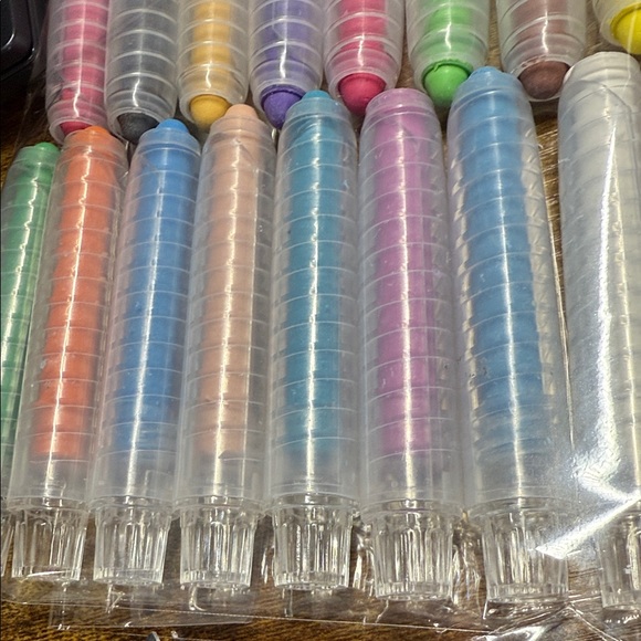 Dustless Chalk with Eraser - Picture 2 of 2